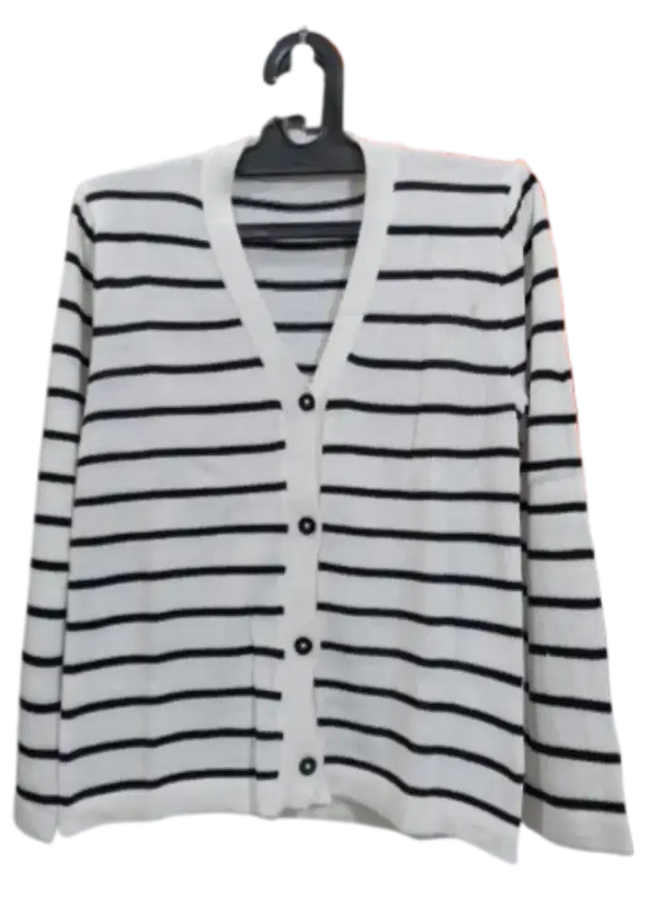 Sweater Rajut Wanita