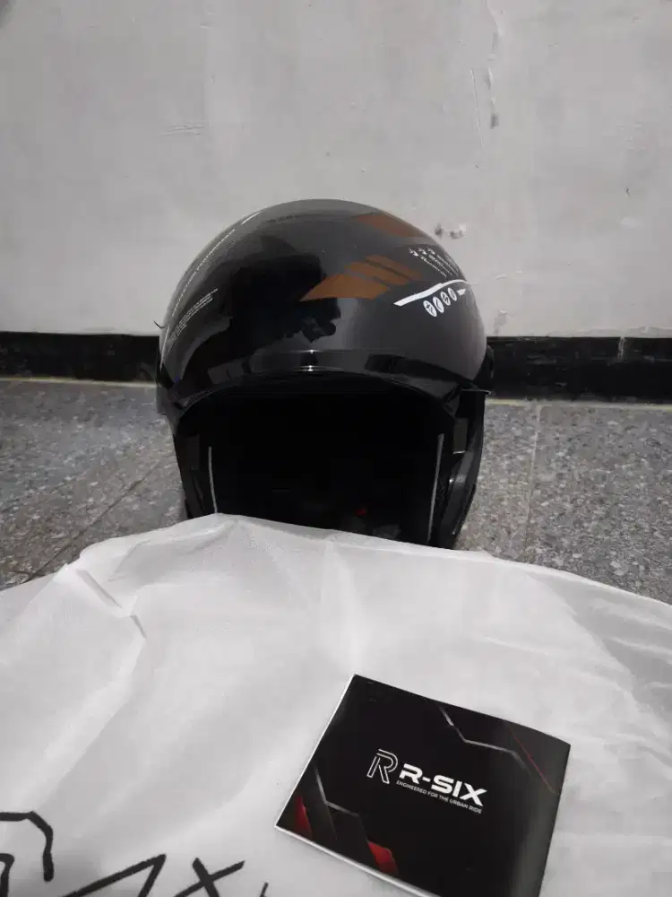 Helm Rsix Revolt - 1 Half Face Single Visor