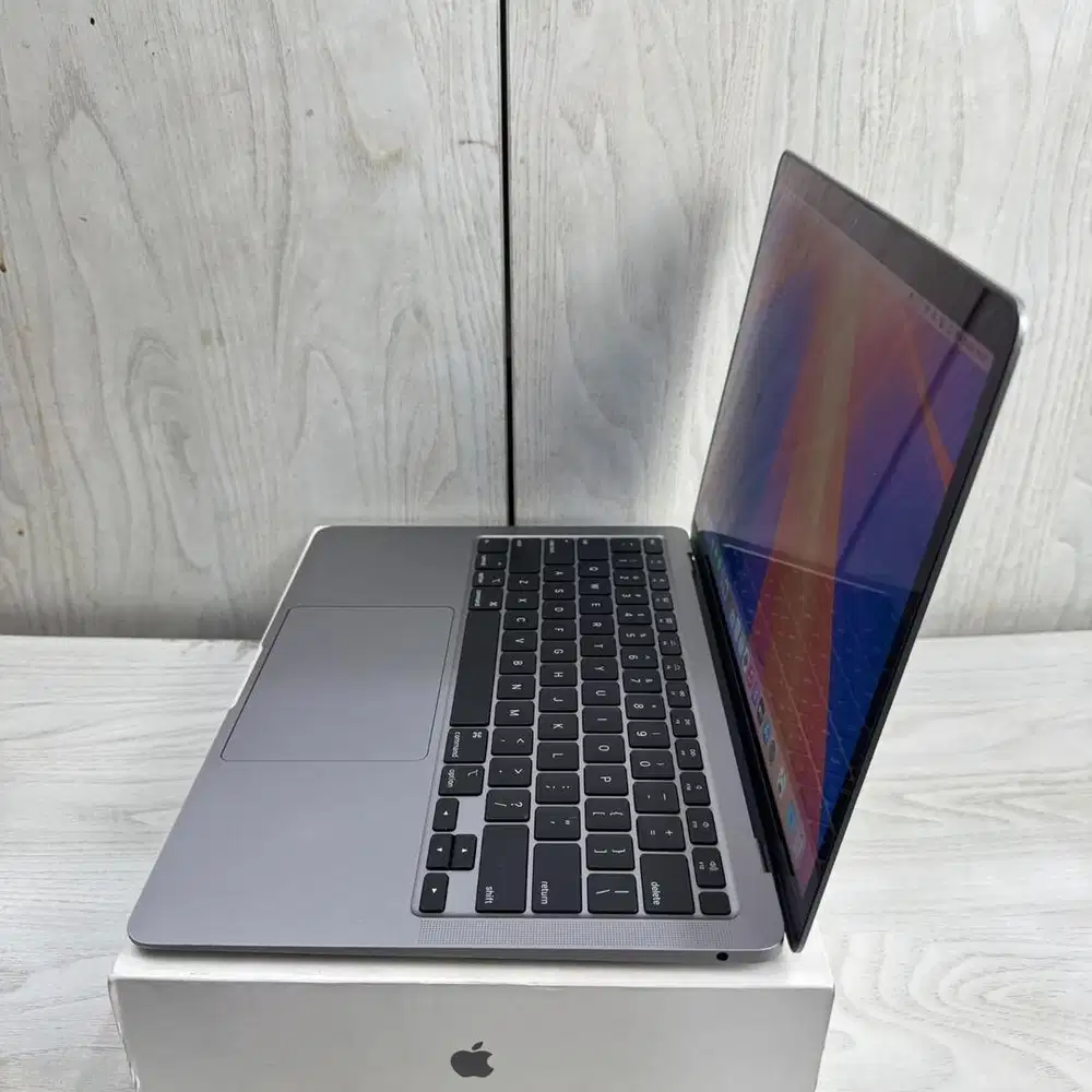 Macbook Air 2020 Layar 13 inch Ram 8 Ssd 128 Space Grey core i3