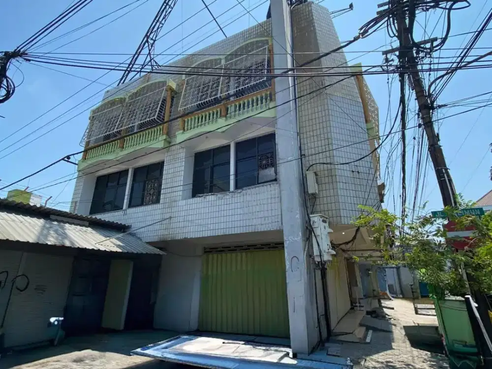 Disewakan Ruko Besar 3 Lantai di Tidar – Cocok untuk Usaha dan Kantor Surabaya Tengah Kota