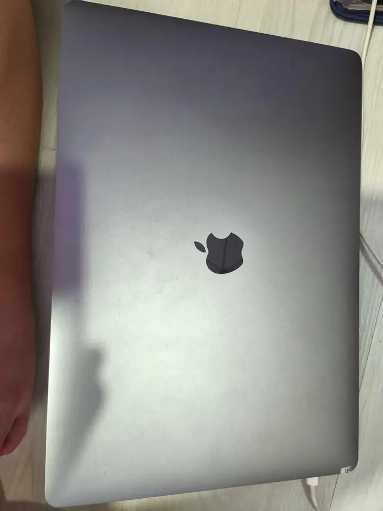 Macbook Pro 2019 15 inch i9 ram 16 ssd 512gb