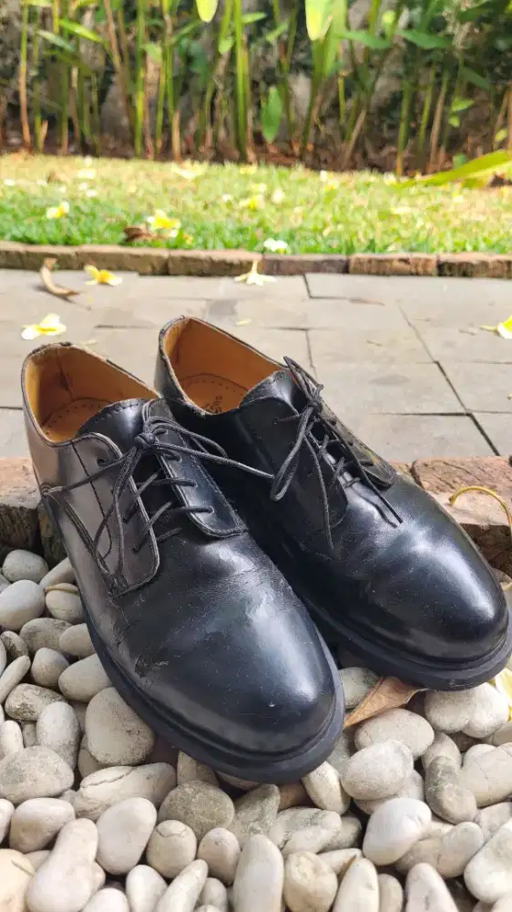 Docmart 3 holes size 42