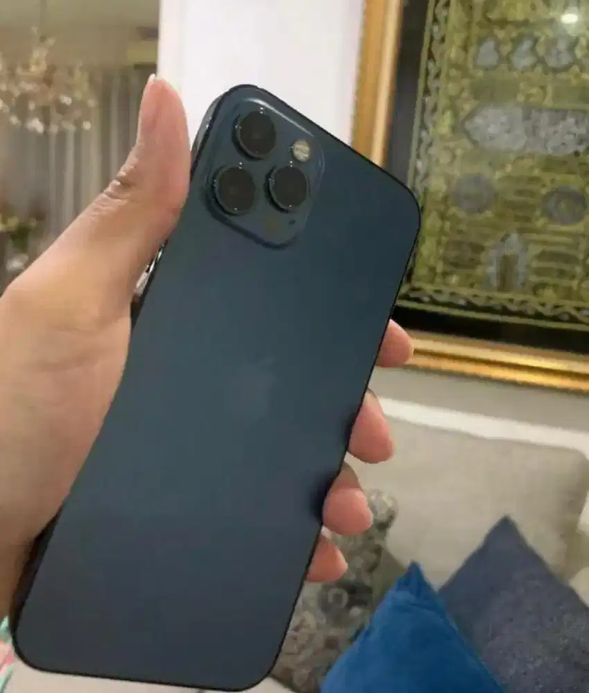 DIJUAL Iphone 12 Pro Deep Blue Garansi Resmi Ex Ibox (Super Mulus)