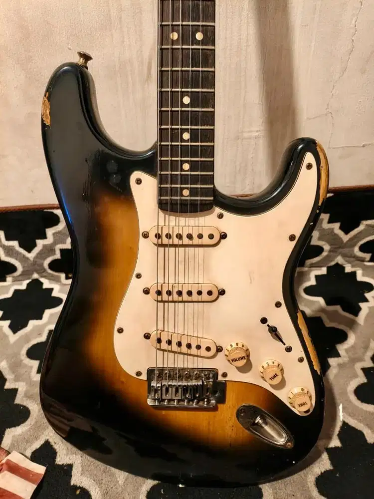 Gitar Squier Stratocaster