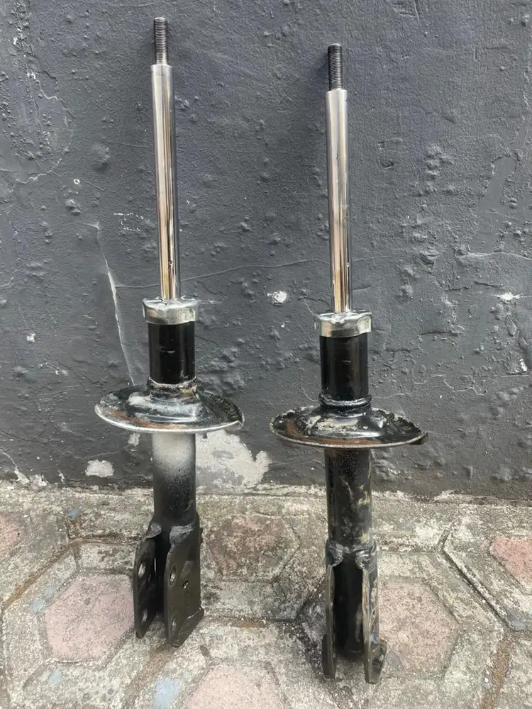 Shockbreaker depan yaris original