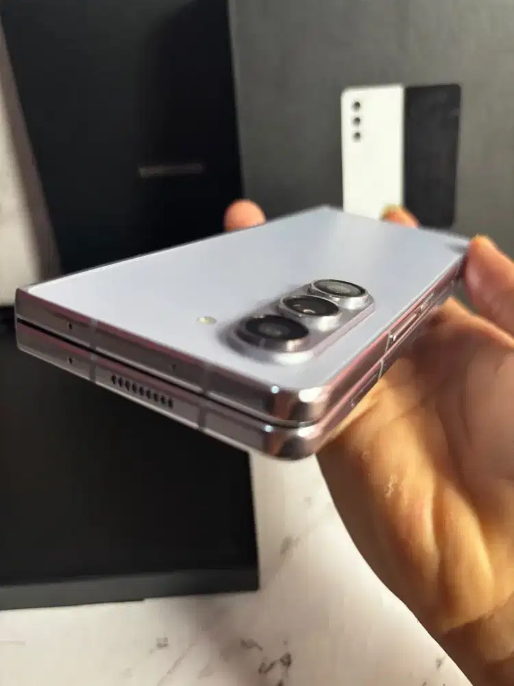 Samsung z fold 5 top