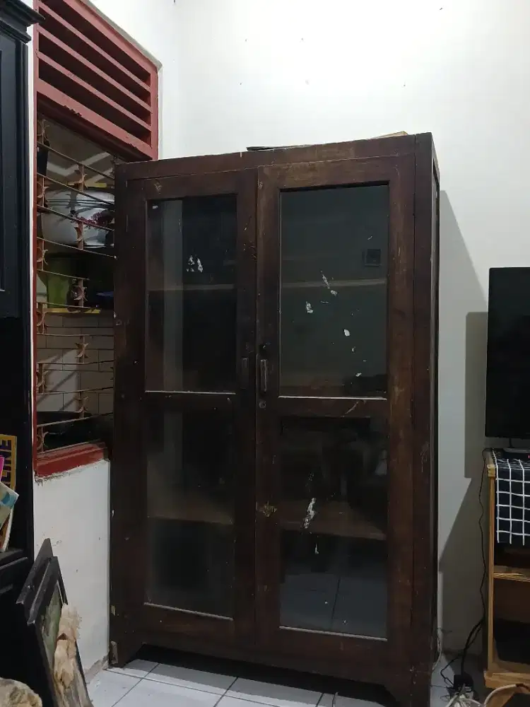 Dijual lemari kayu jati