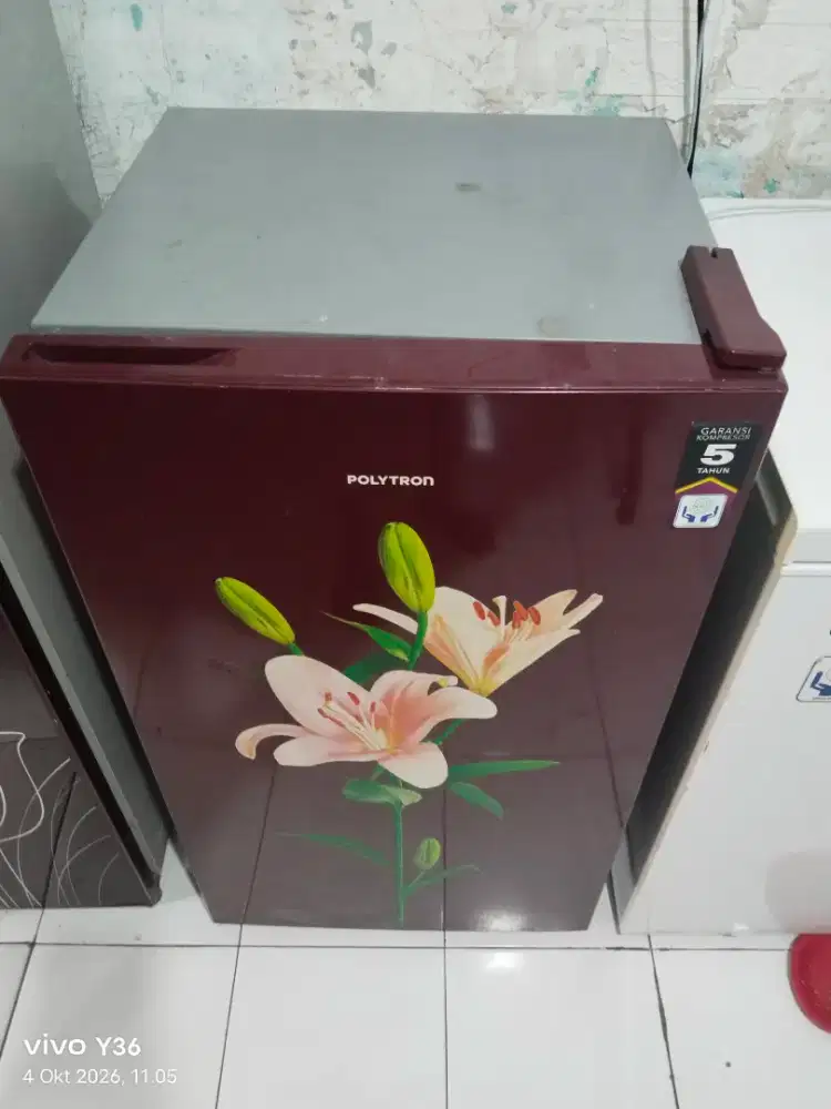 Di jual cepat kulkas 1 pintu merk politron