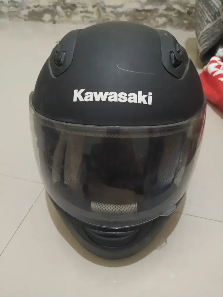 Jual 2 helm full face kyt venom dan helm kawasaki