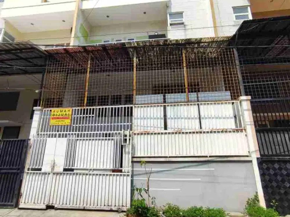 RUMAH 7 X 15 HADAP UTARA SIAP HUNI KAVLING POLRI JELAMBAR JAKARTA BARAT