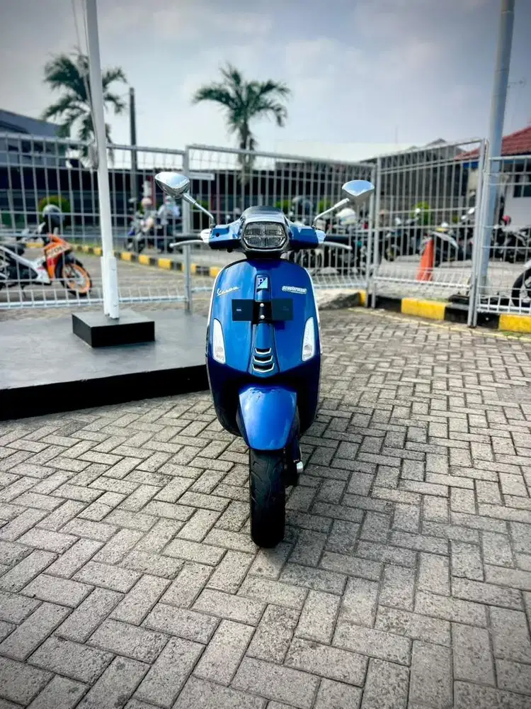 VESPA SPRINT 150 IGET ABS 2023 BIRU - TERMURAH