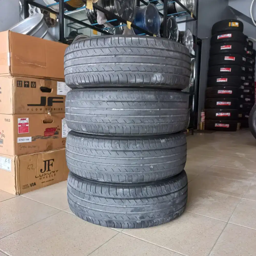 Ban Bekas dunlop sportmaxx 225 60 R18 nik 2022