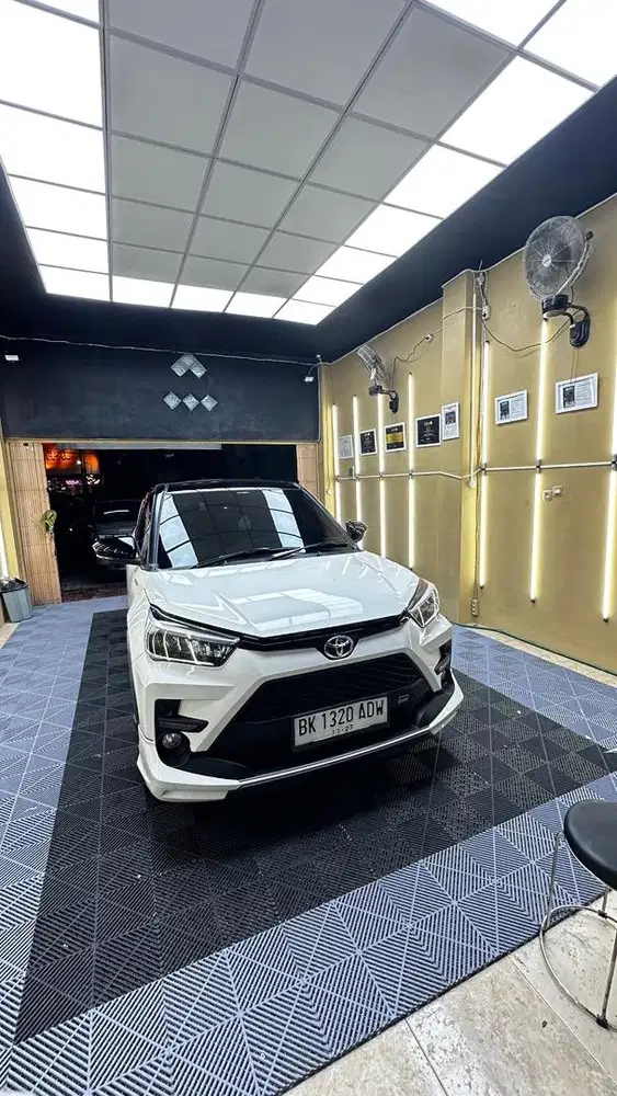 Toyota Raize 1.0 Turbo GR Sport CVT 2022 | Putih Two Tone