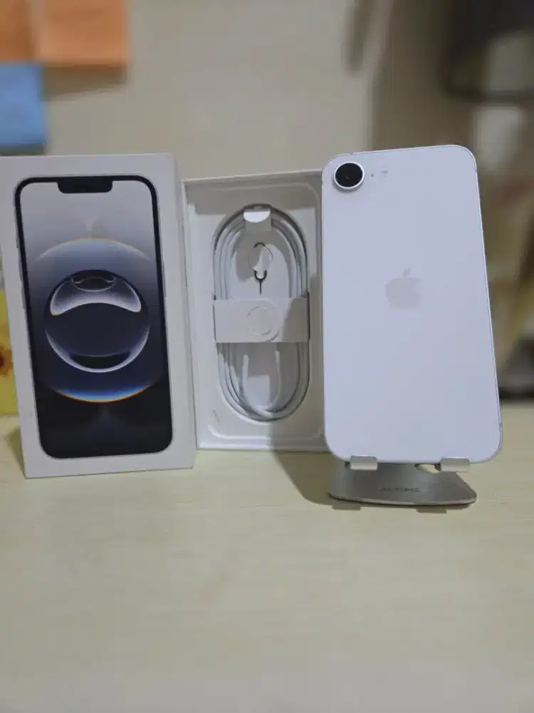 Iphone 16e 128 GB Garansi Ibox