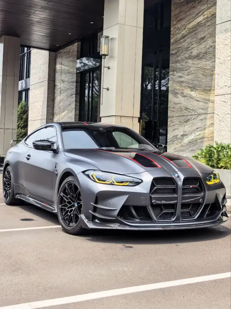 BMW M4 CSL LOOKS