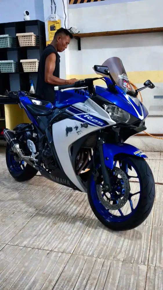 Yamaha YZF 250 Biru - Silver