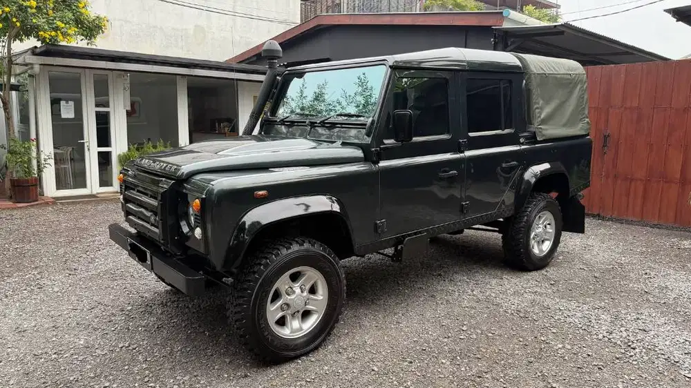 Landrover Defender Puma 2011