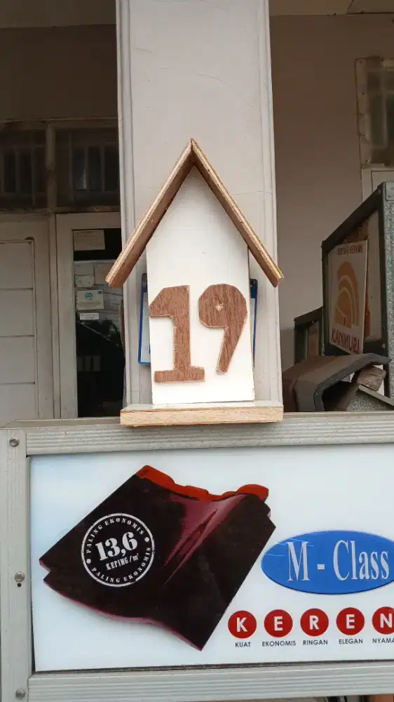 Nomor rumah kayu
