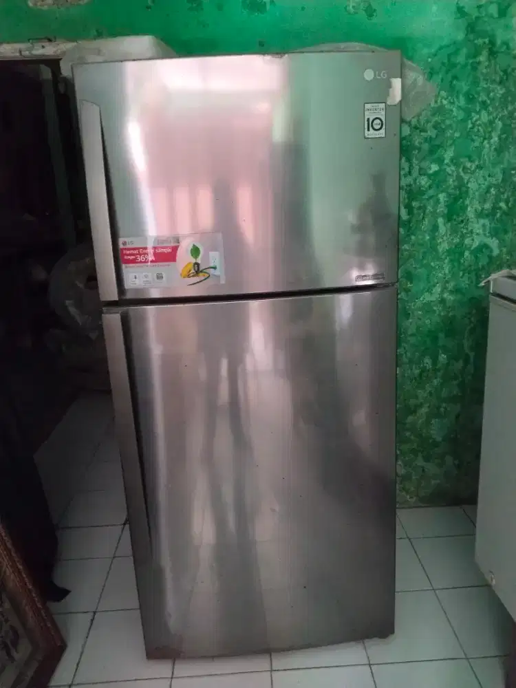 Dijual kulkas bekas pakai sendiri
