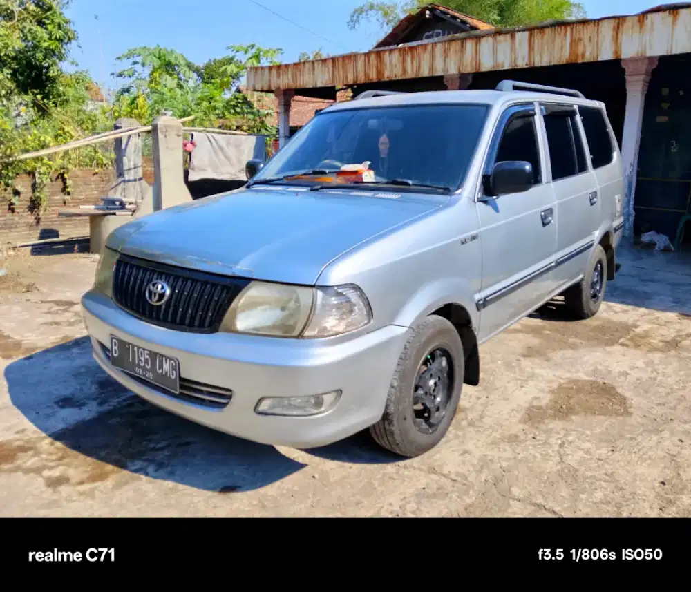 Toyota Kijang Kapsul 2002 Silver