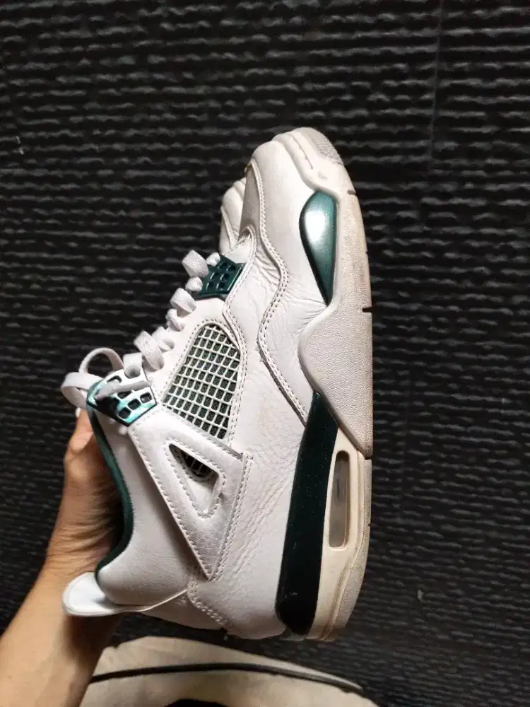Air Jordan 4 Retro Oxidized Green size 40