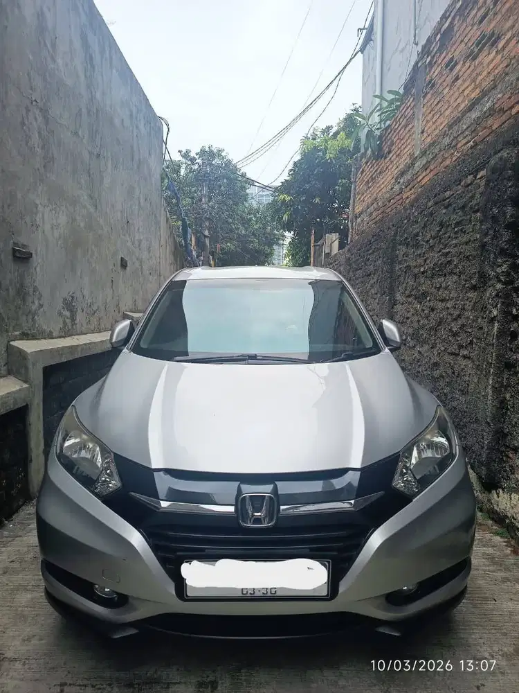 Honda HR-V E  Matic Tahun 2015 Silver