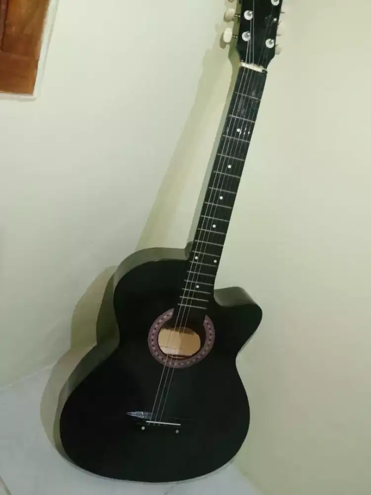 Gitar di jual 100k