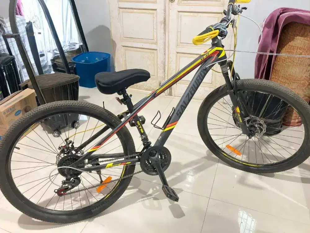 Jual sepeda bekas.