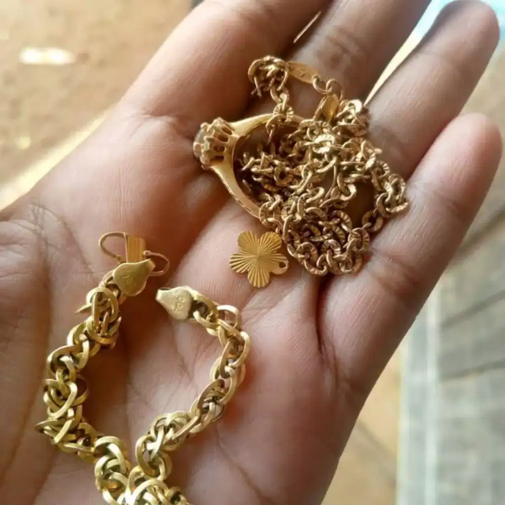 Terima jual beli emas tanpa surat