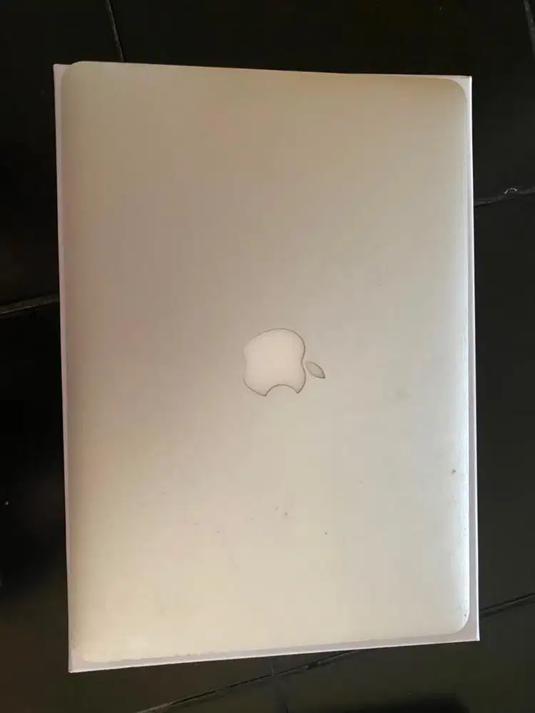 Macbook Air 13 inci 2015 spek: RAM 8GB,SSD 256GB,kondisi normal siap p