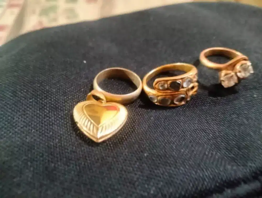 Terima jual beli emas tanpa surat