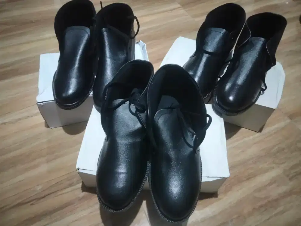 Sepatu kerja TNI AD