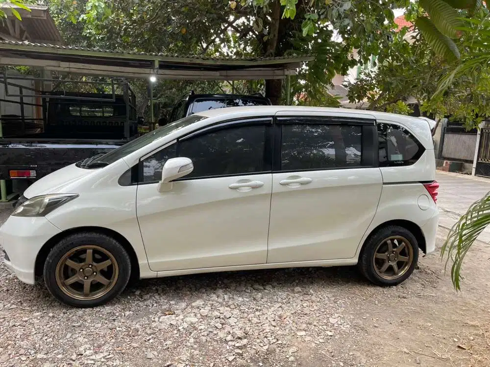 Honda Freed 2011 Bensin