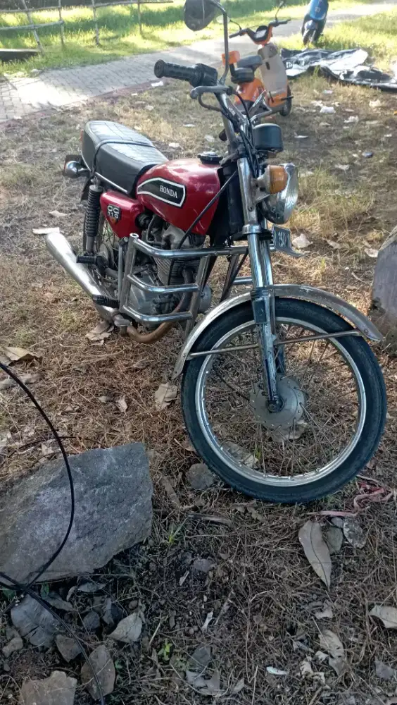 motor clasic langka honda CG 110
