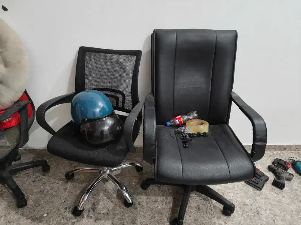 Kursi kantor direksi dan staff informa