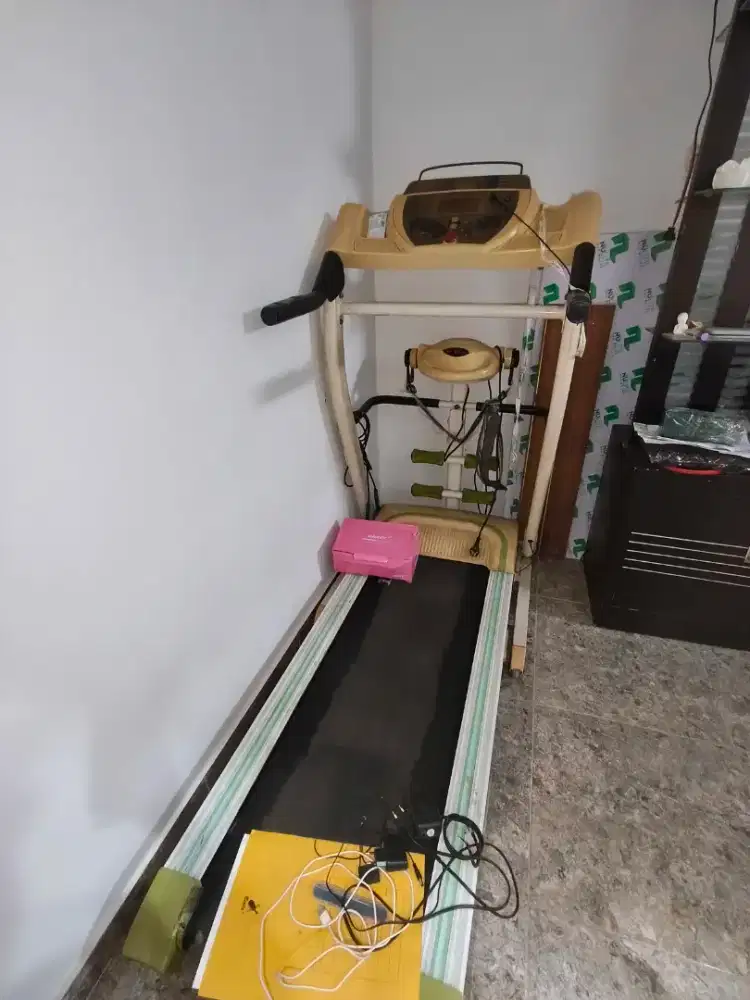 Treadmill dan alat getar lemak