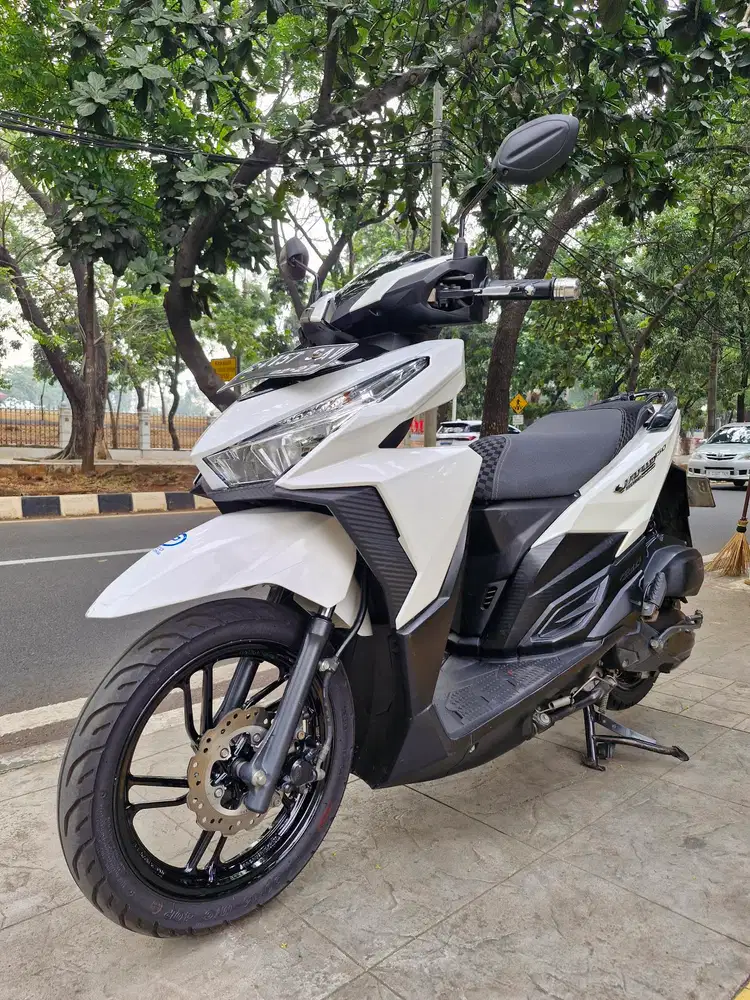 DIJUAL CASH HONDA VARIO 150 LED OLD THN 2017 PJK IDUP SIAP PAKAI