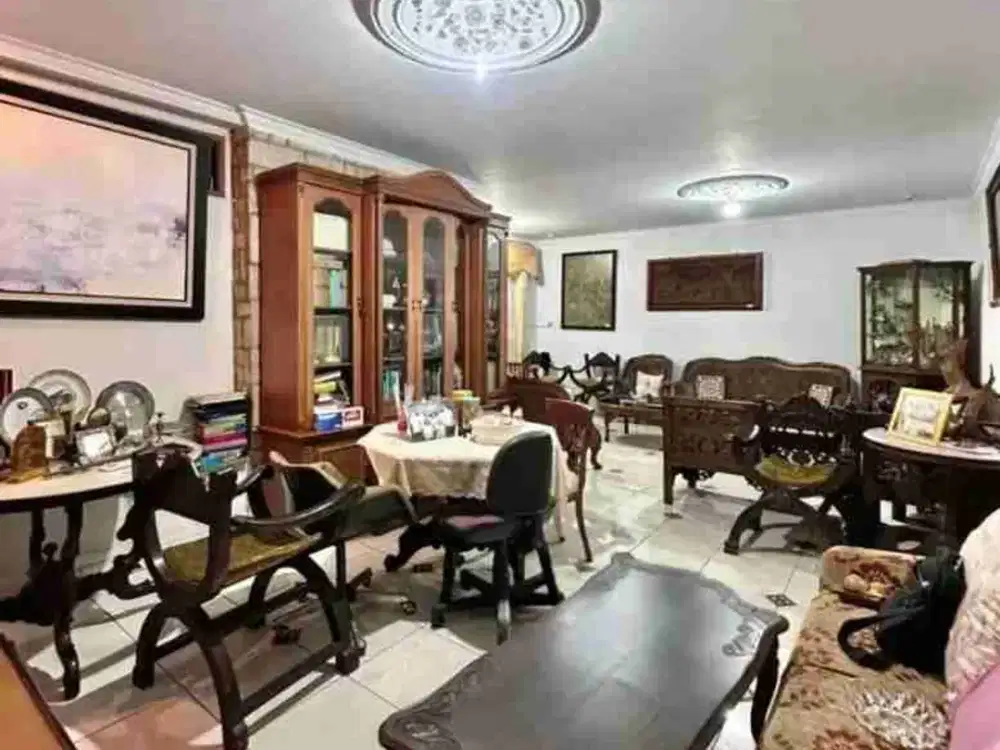Dijual Rumah Langka Dekat SCBD Widya Chandra Jakarta Selatan