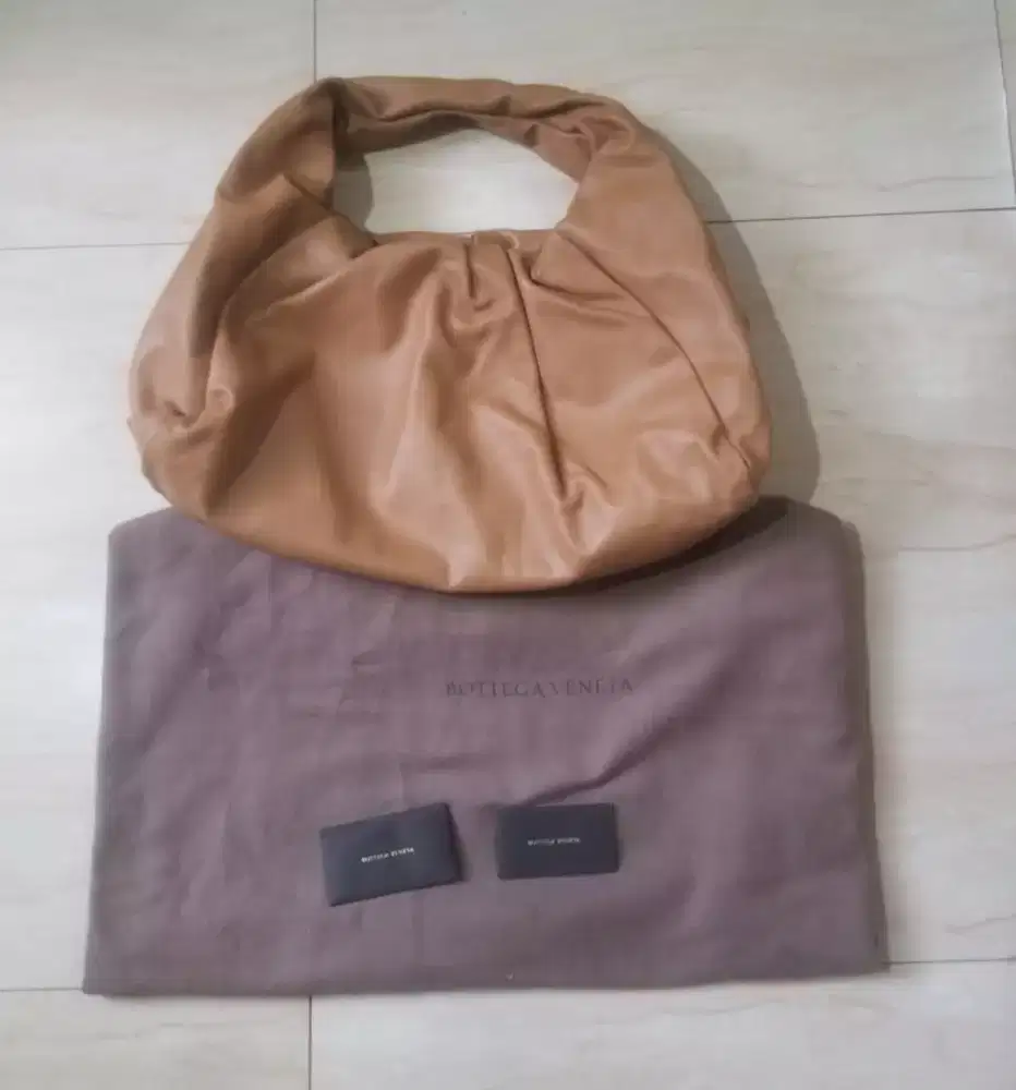 Bottega Veneta
Camello Calfskin Leather