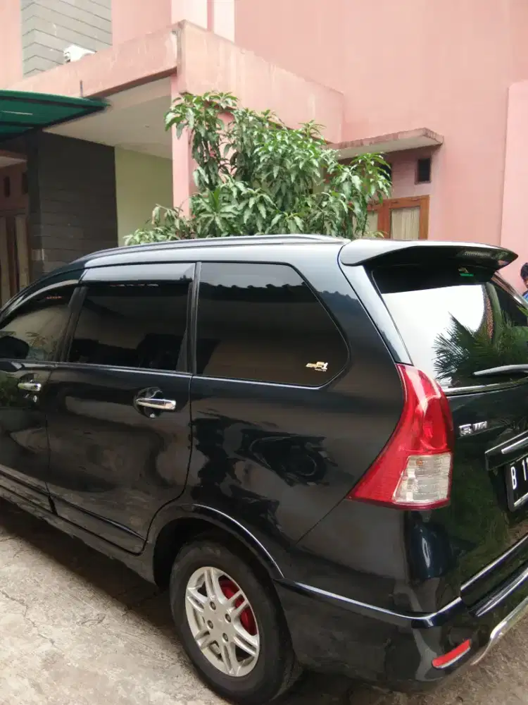 Kaca film mobil dan gedung