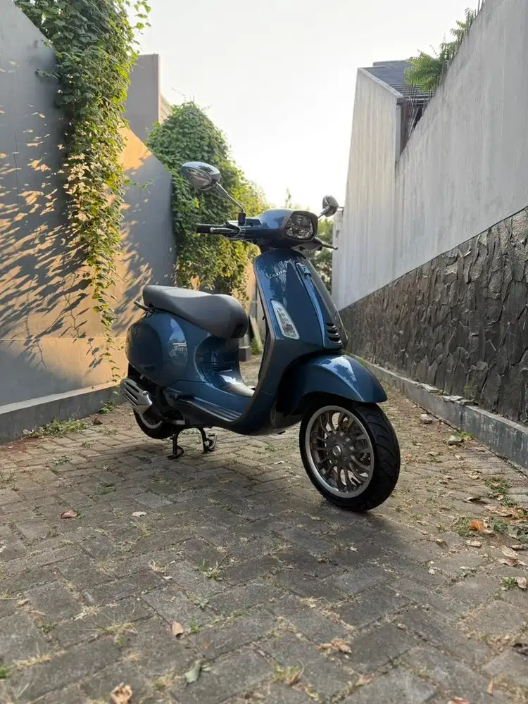 VESPA SPRINT ANNIVERSARRY 10TH (km 0 brand new)