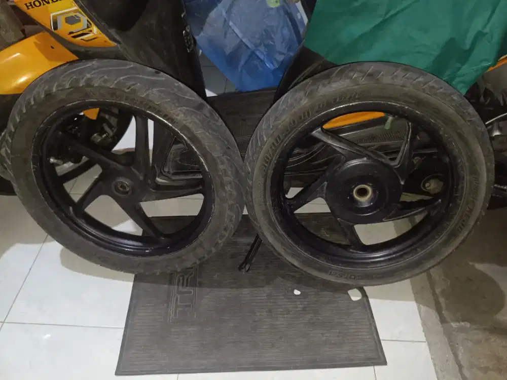Pelex honda beat karbu depan dan Belakang + ban tubles