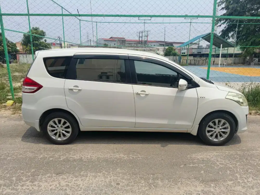 Suzuki Ertiga GX AT tahun 2013 Warna Putih