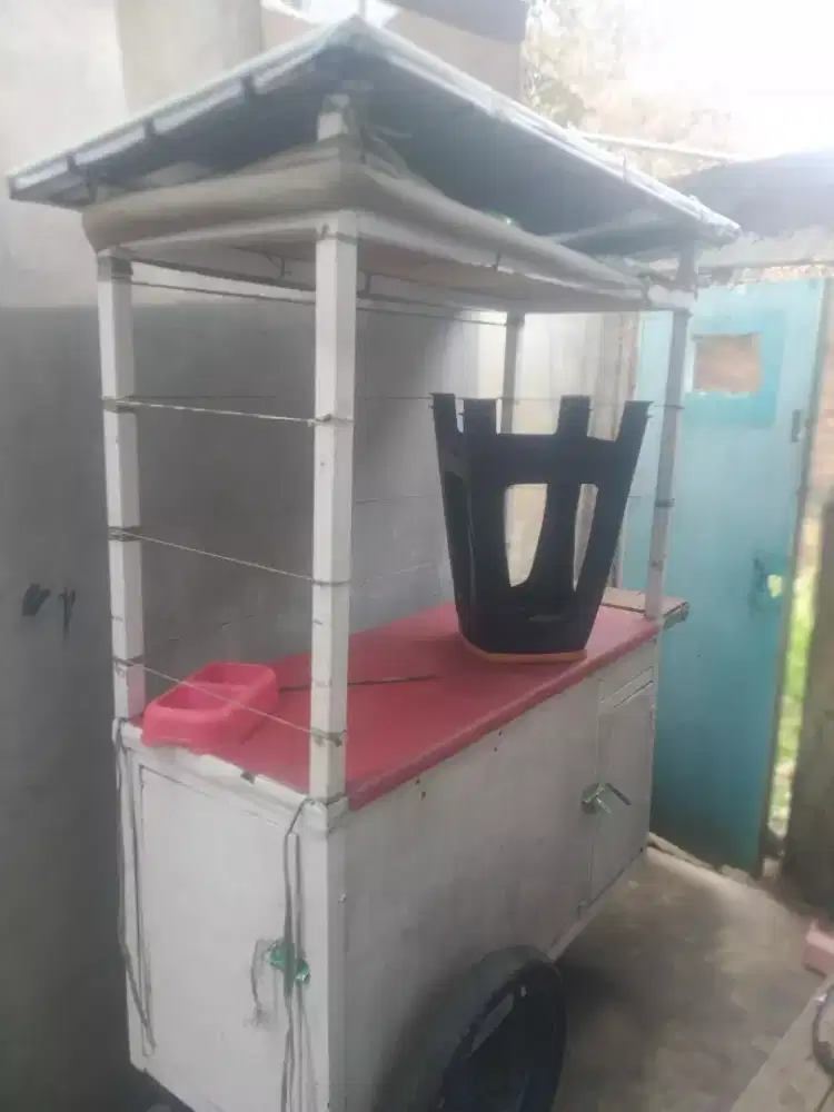 Dijual aja gerobak kopi