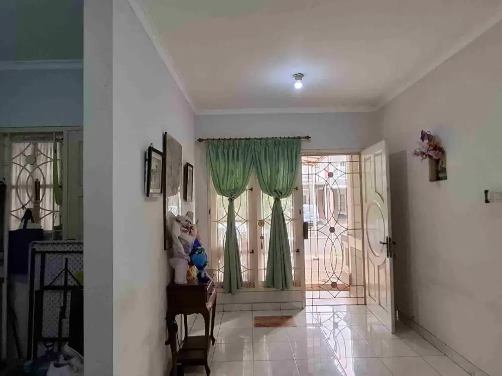 RUMAH MURAH 2 LANTAI SUDAH BAJA RINGAN DI CLUSTER TENGAH, DEKAT MAL!