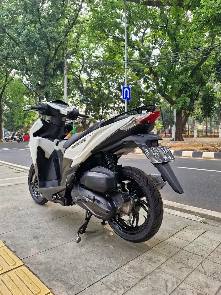 DIJUAL CASH HONDA VARIO 150 LED OLD THN 2017 PJK IDUP SIAP PAKAI