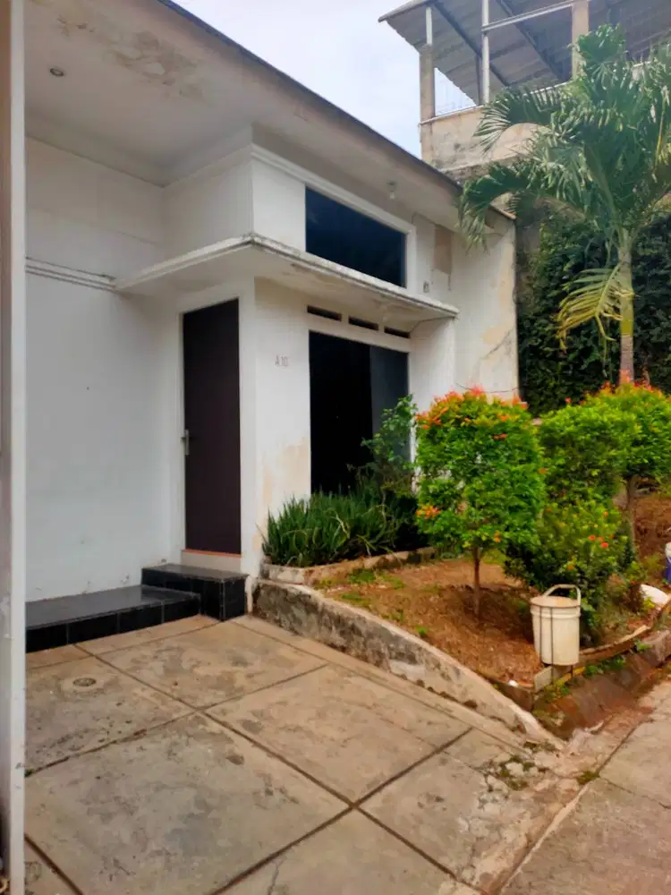 Rumah cluster disewakan per tahun