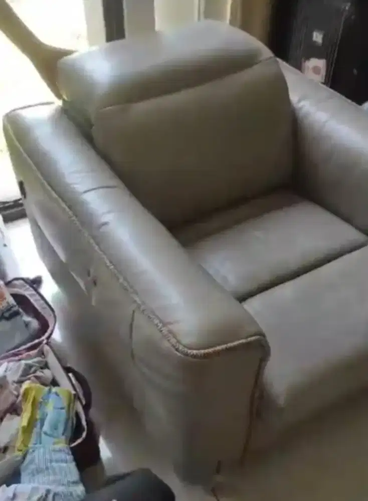 Sofa kulit electric reclining, headrest recline manual