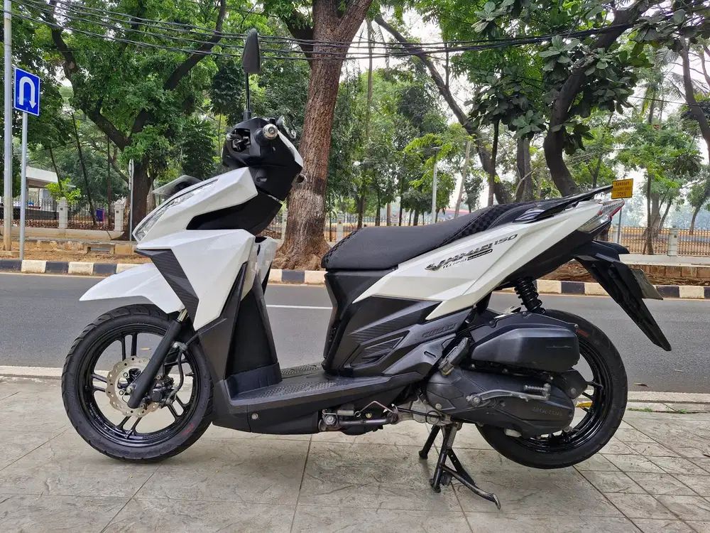 DIJUAL CASH HONDA VARIO 150 LED OLD THN 2017 PJK IDUP SIAP PAKAI