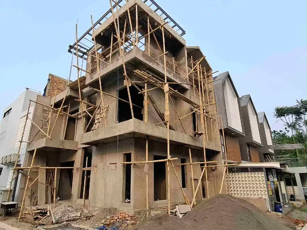 Rumah Baru 3 Lantai Sedang Dibangun di Cluster Baru!